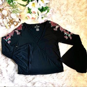 4/$20🛍 AEO Soft & Sexy Black Floral Detail Wrap Top